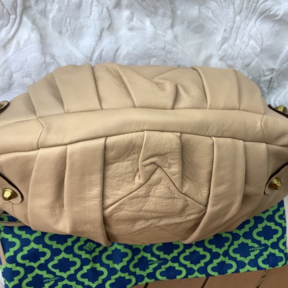 EUC Oryany leather satchel purse shoulder sand/bone concealed - Picture 13 of 17